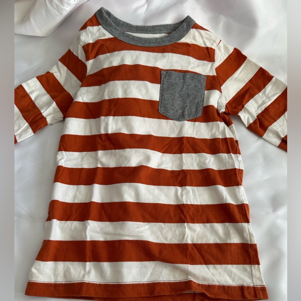 Carter’s Kid Boys striped tee - 6/6A